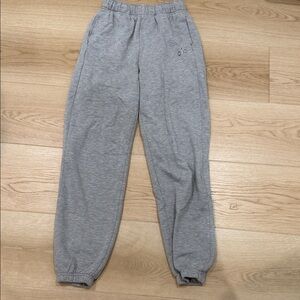 ALO Yoga Accolade sweatpants cuffed